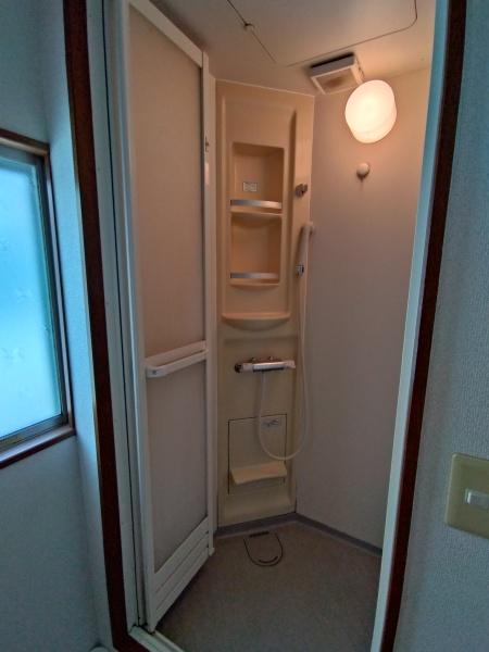 バス・シャワールーム　シャワールーム共同