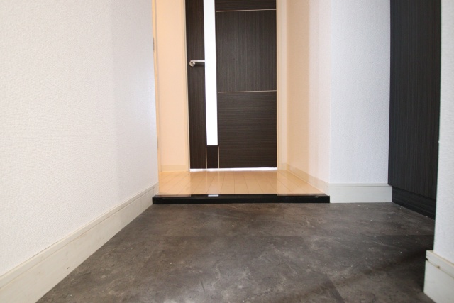 玄関　※別室の参考写真の為、現況優先です。