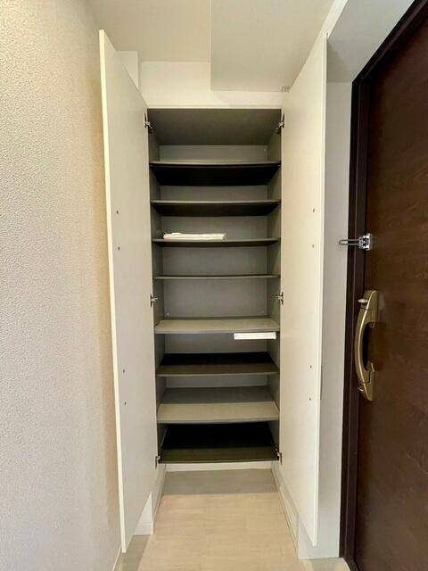 玄関　シューズボックス完備