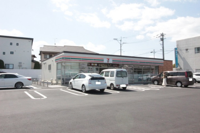 コンビニ　セブン－イレブン粕屋若宮１丁目店（コンビニ）まで550m