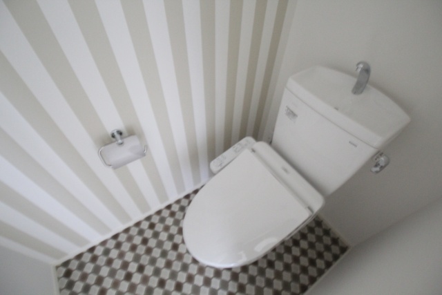 トイレ　同物件、別号室のものです。