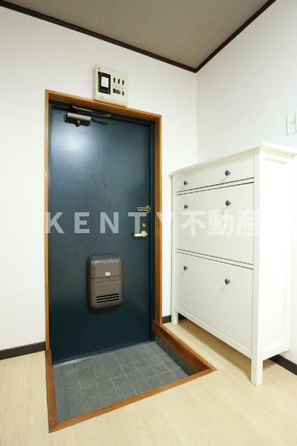 玄関　収納もある玄関です