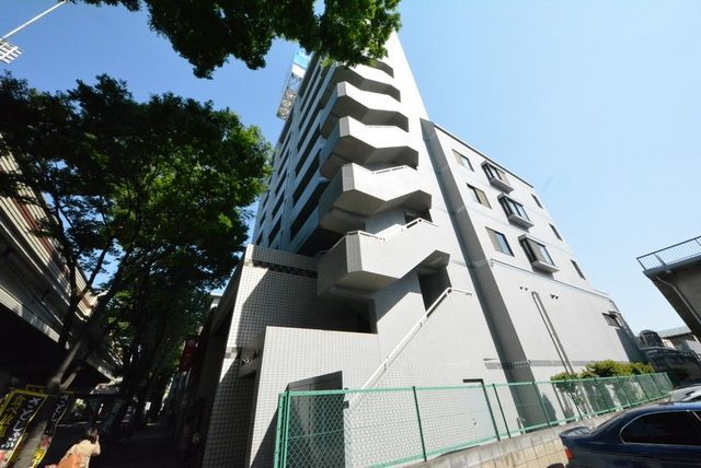 建物外観　★駅徒歩３分の嬉しい立地★