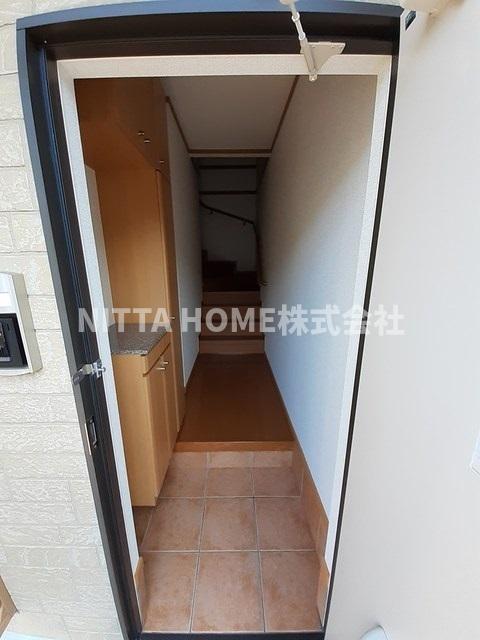 玄関　十分なスペースの玄関です◆