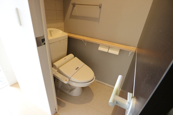 トイレ　温水洗浄暖房便座