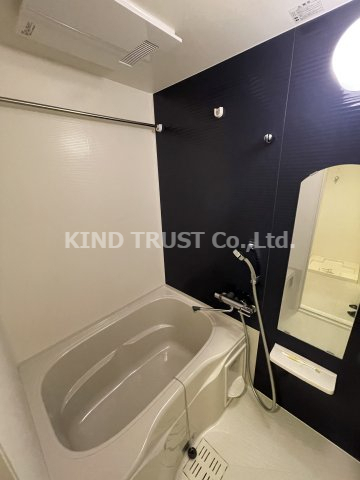 バス・シャワールーム　落ち着いた空間のお風呂です