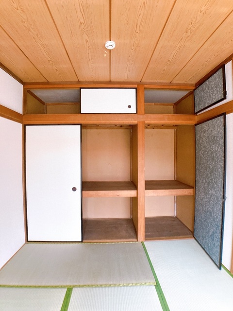 収納　※補修前の参考画像の為、設備等は現況優先。