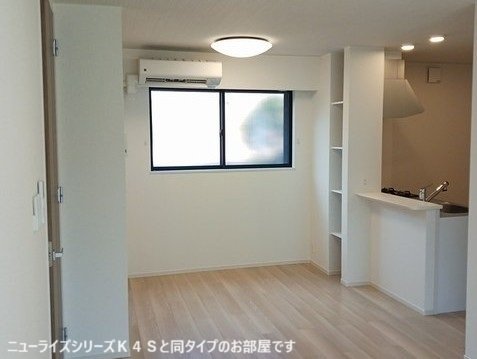 居室・リビング　こちらの居間で趣味の時間をお楽しみください