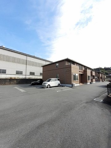 駐車場　駐車場完備です