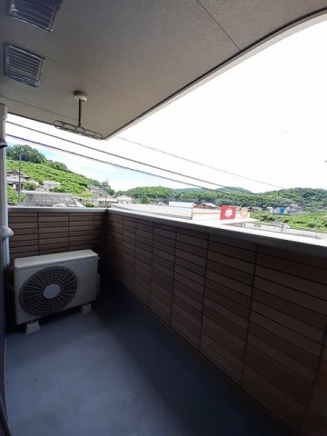 バルコニー　外からの目が気にならないバルコニーで洗濯物が干せます