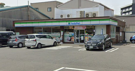 コンビニ　ファミリーマート 中川押元町店（コンビニ）まで300m