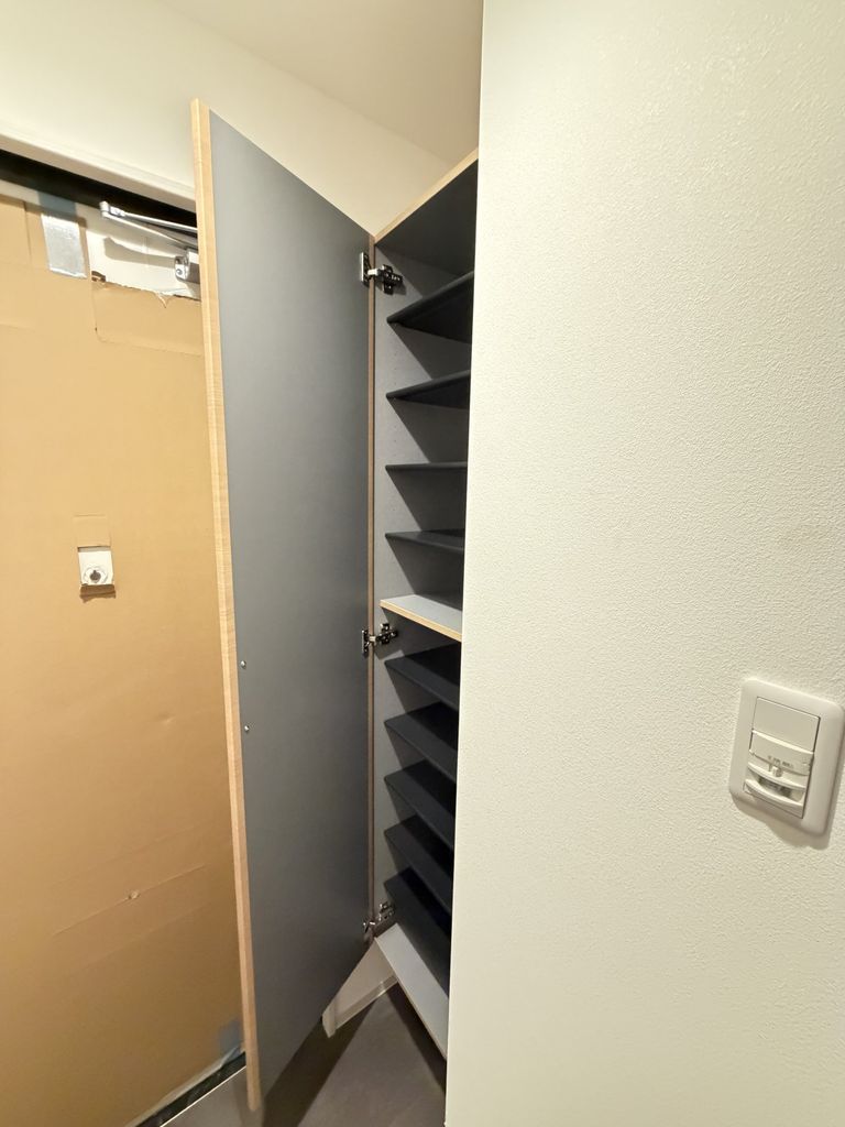 玄関　※建築中の写真です