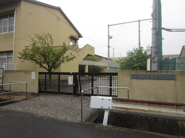 中学校　岸和田市立春木中学校（中学校）まで768m