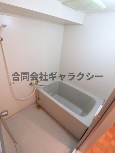 バス・シャワールーム　綺麗な浴室です