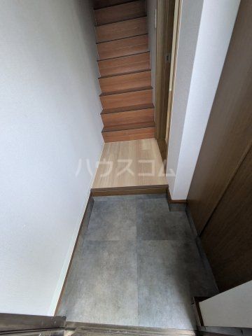 エクセル飯山満A棟の玄関写真