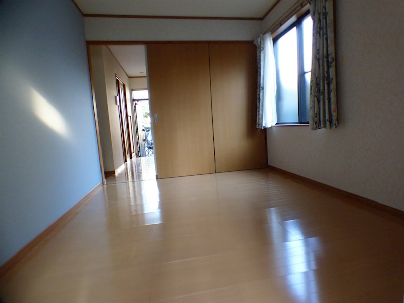 緑町2丁目貸家の居間写真