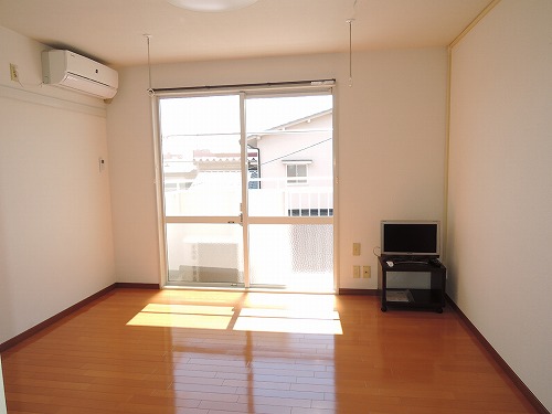 居室・リビング　室内写真は別部屋です