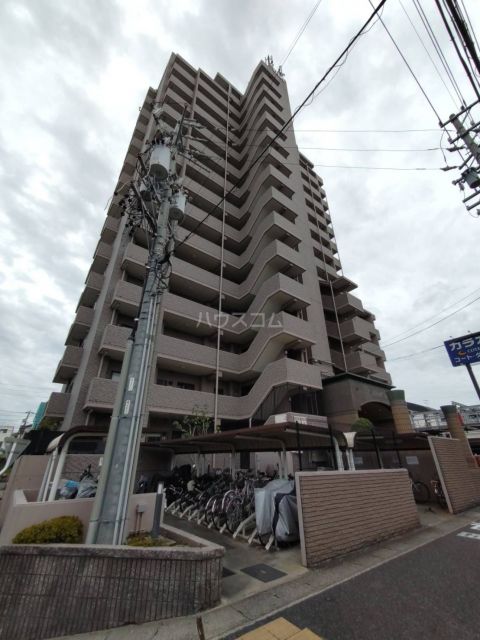 名古屋市緑区乗鞍のマンションの建物外観