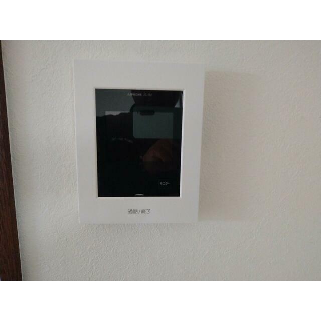 セキュリティ　インターホン越しに相手の声を確認してから居留守を使うのも賢い