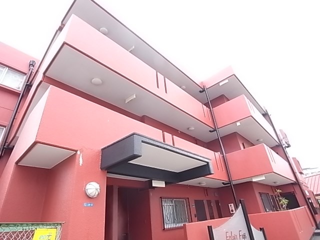 宝塚市山本南のマンションの建物外観