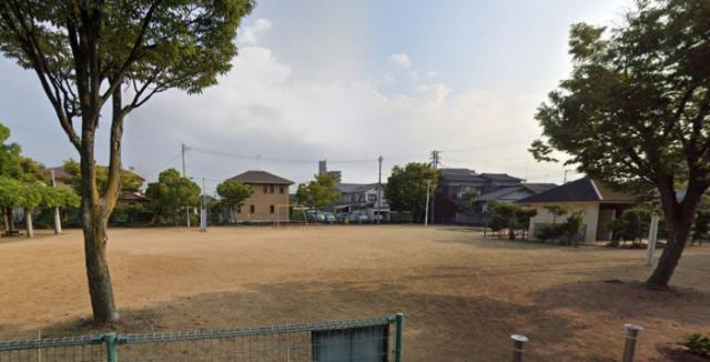 【高松市松島町のマンションの公園】