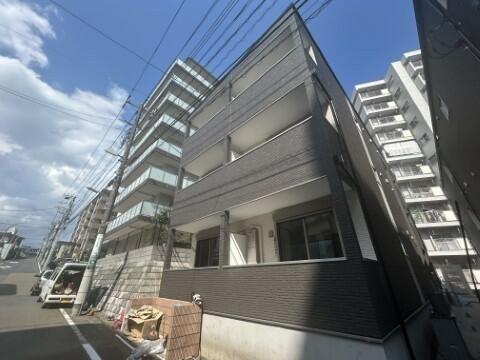 【八王子市椚田町のアパートの建物外観】