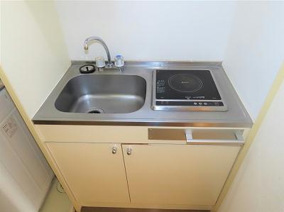 キッチン　1口の電気コンロまたはIHコンロとなります