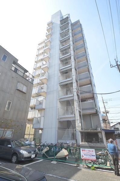 【立川市高松町のマンションの建物外観】