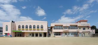 幼稚園・保育園　らく楽寺井保育園（幼稚園・保育園）まで551m