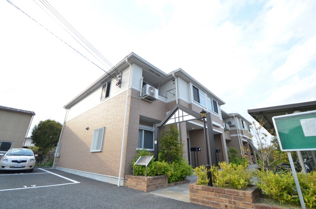 姫路市香寺町中仁野のアパートの建物外観