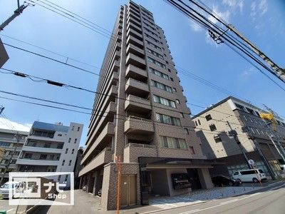 高松市天神前のマンションの建物外観