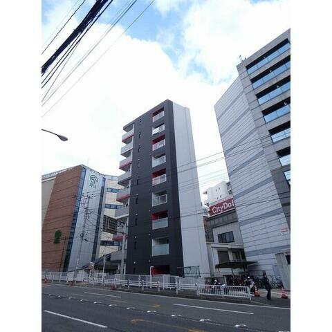 【横浜市中区宮川町のマンションのエントランス】