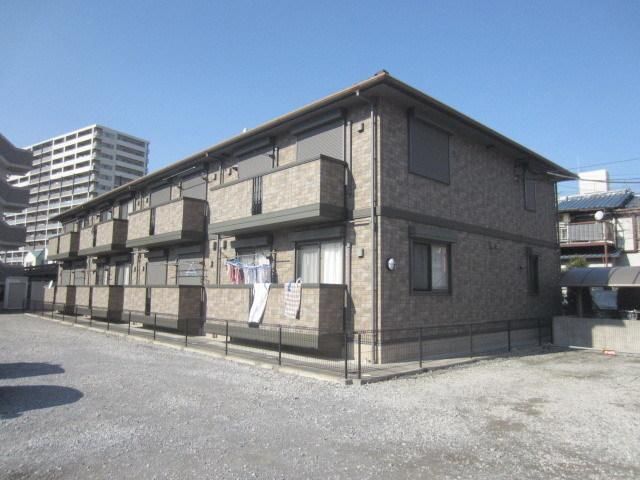 建物外観　前面駐車場で日当たりも♪