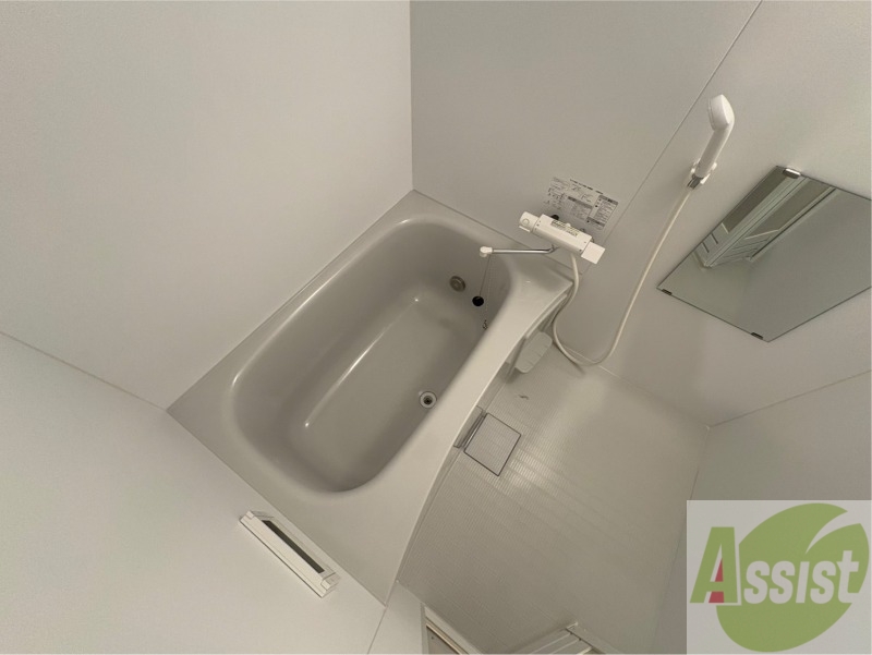 バス・シャワールーム　お風呂になります。一日の疲れを癒してくださいね。