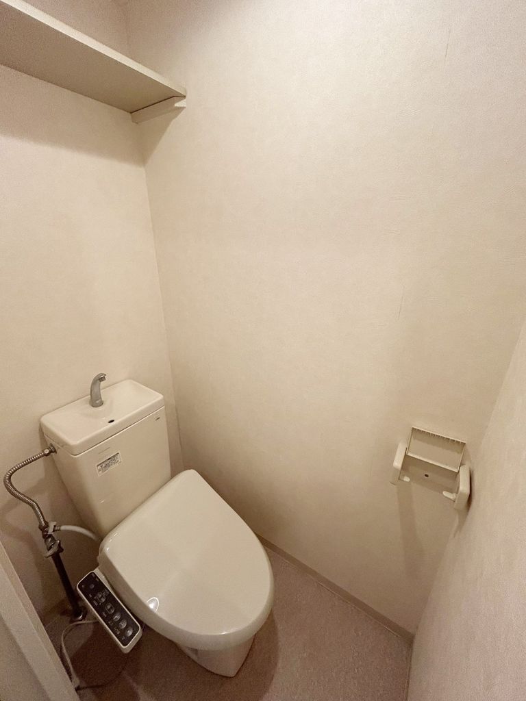 トイレ　温水洗浄機能付きトイレ