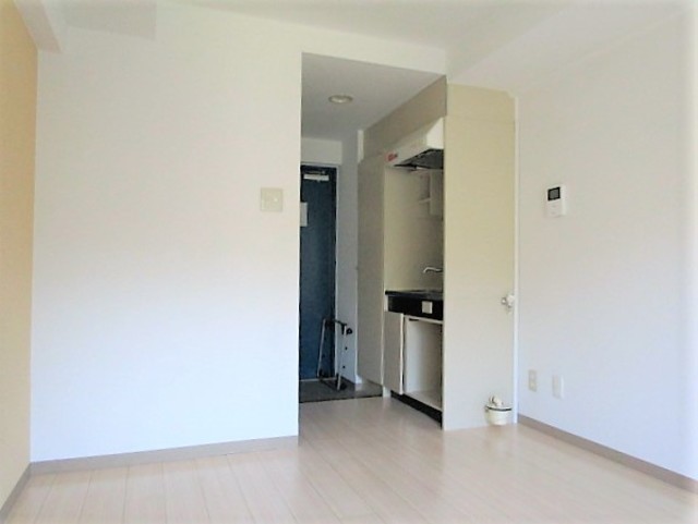 居室・リビング　同建物の別号室のお写真です。