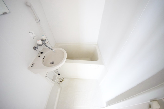 バス・シャワールーム　～一日の疲れを流しましょう～