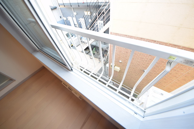 バルコニー　～お洗濯物はこちらに～