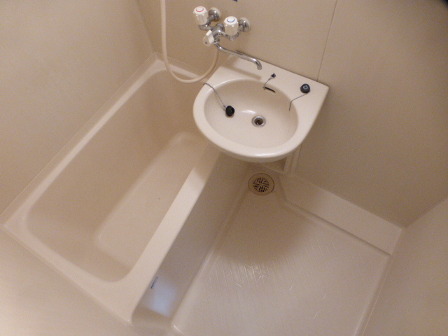 バス・シャワールーム　給湯式バスルーム