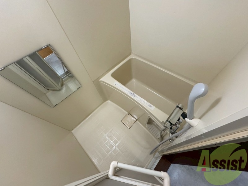 バス・シャワールーム　ユニットバスです。疲れを癒すのに欠かせませんね！