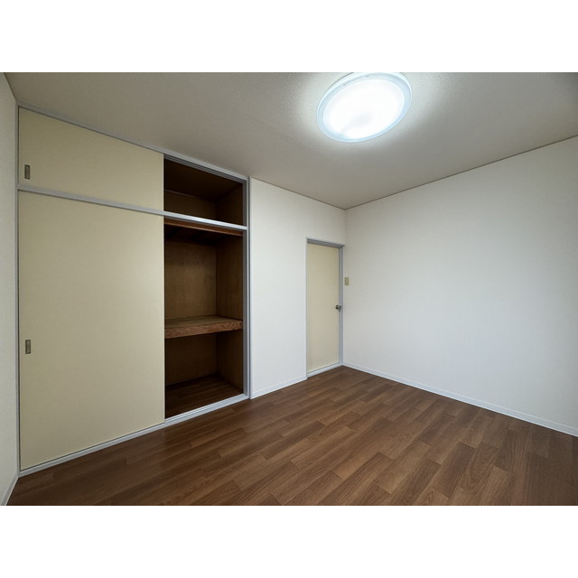 収納　洋室６帖　北側