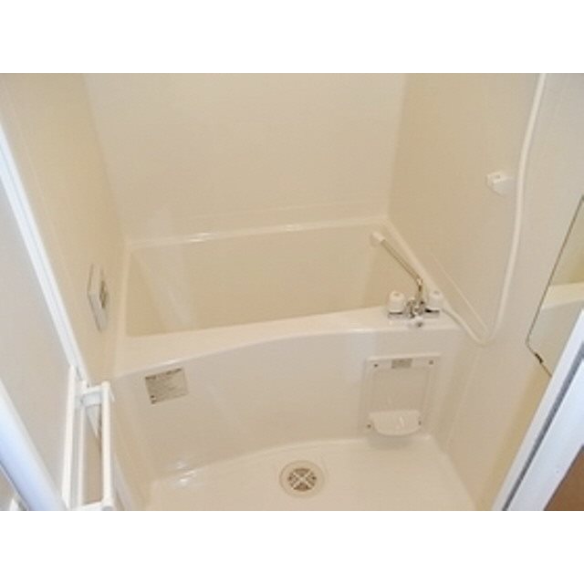 バス・シャワールーム　浴室乾燥機付のお風呂です。