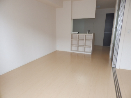 居室・リビング　こちらのリビングで趣味の時間をお楽しみください