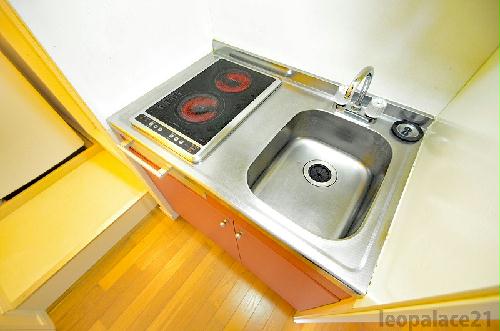 キッチン　設備仕様は号室により異なる為、現況を優先します。