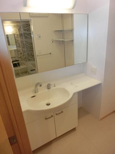 洗面設備　※別号室参考写真です