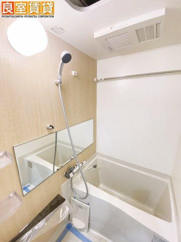 バス・シャワールーム　浴室乾燥機付き