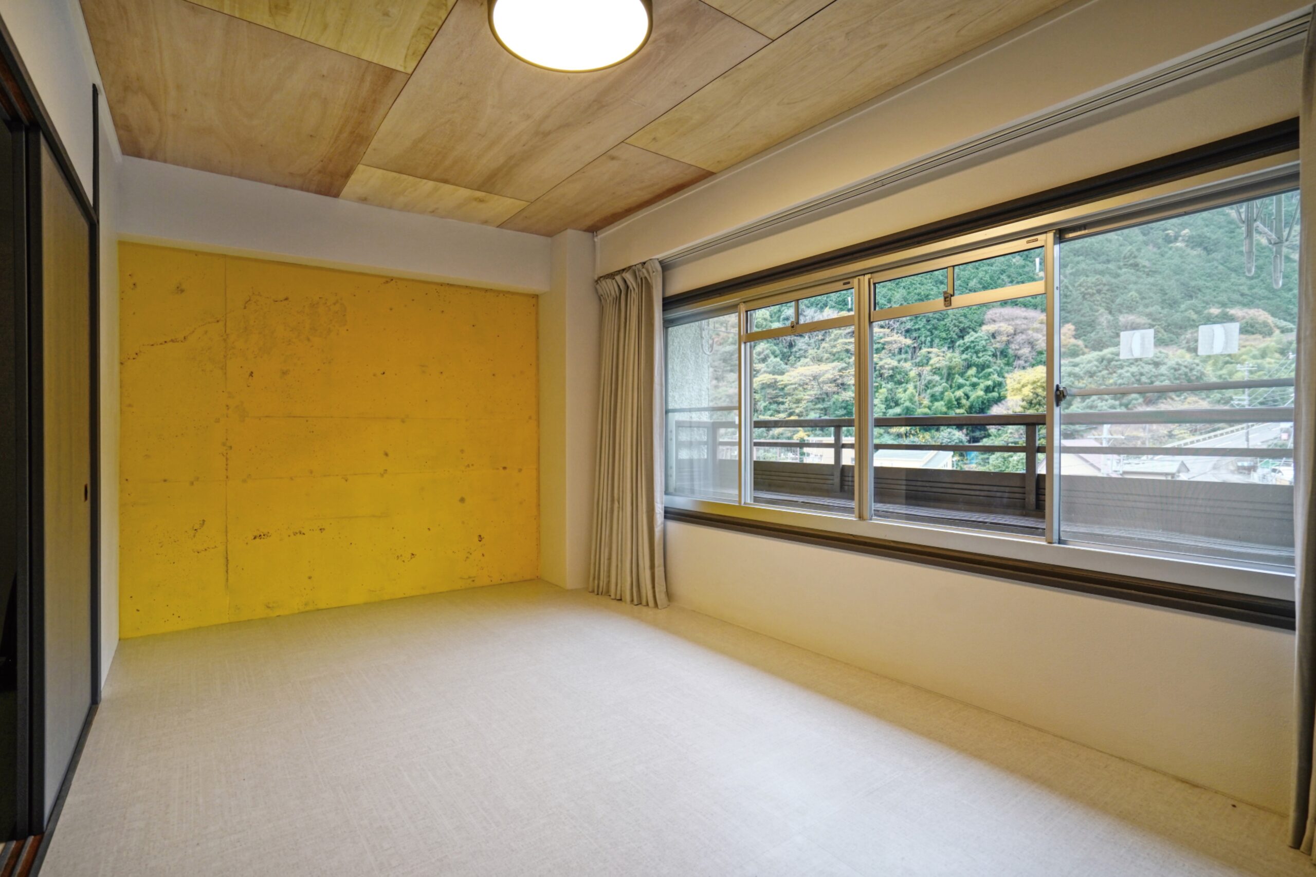 居室・リビング　リノベーションされた2K（35平米）のお部屋