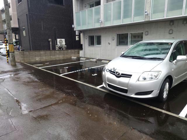 駐車場　駐車場