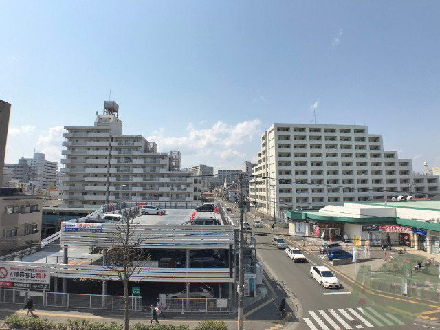 眺望　バルコニーからは仙台の街中が見えますよ。