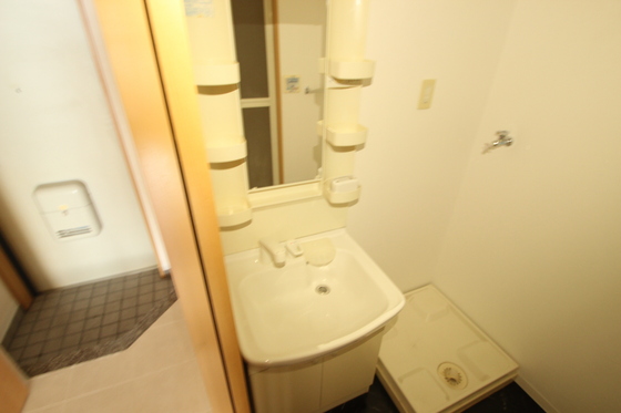 洗面設備　※別のお部屋の写真です。